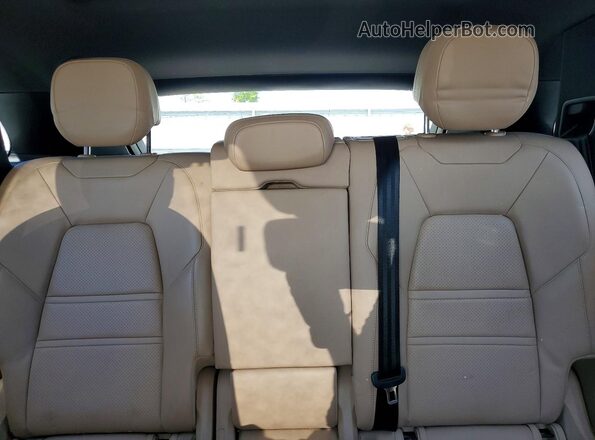 WP1AA2AY9KDA06830 2019 PORSCHE CAYENNE White Rear seats view
