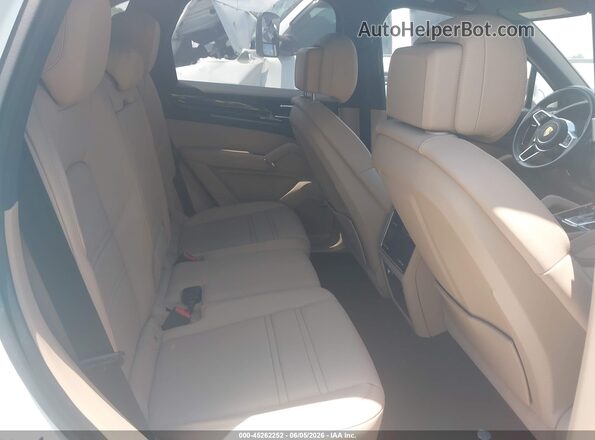 WP1AA2AY9NDA04922 2022 PORSCHE CAYENNE White VIN կոդի պիտակի տեսք