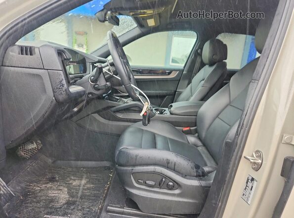 WP1AA2AY9RDA14226 2024 PORSCHE CAYENNE Tan წინა სალონის ხედი