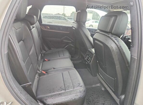 WP1AA2AY9RDA14226 2024 PORSCHE CAYENNE Tan უკანა სავარძლების ხედი