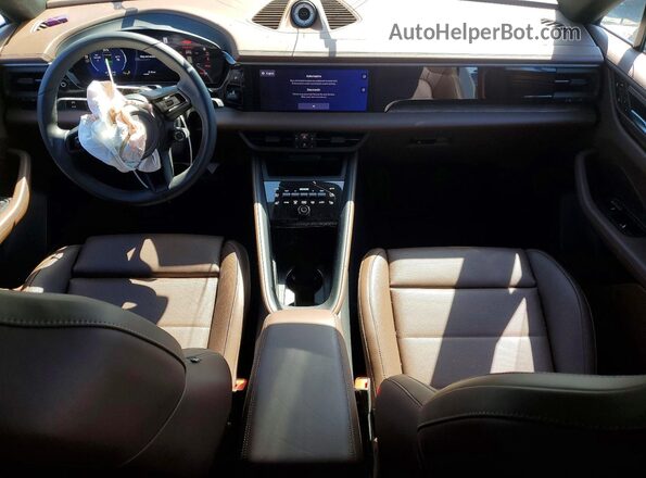 WP1AA2XA3TL000066 2026 PORSCHE MACAN Green Widok deski rozdzielczej
