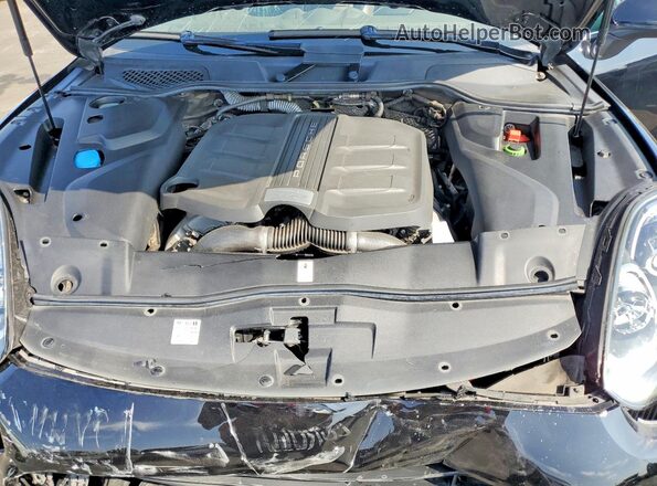 WP1AB2A20HLA50223 2017 PORSCHE CAYENNE Black Widok komory silnika