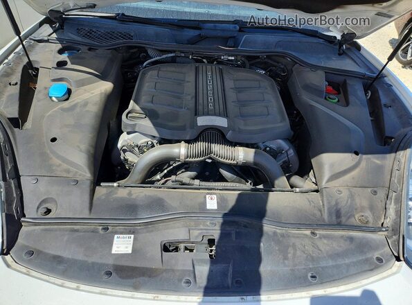 WP1AB2A25HLA52601 2017 PORSCHE CAYENNE White Engine compartment view