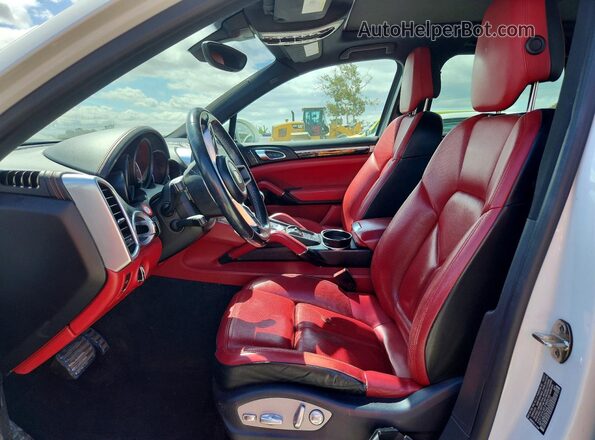 WP1AB2A25HLA52601 2017 PORSCHE CAYENNE White Front interior view