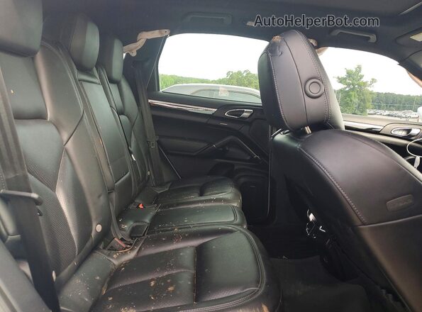 WP1AB2A26HLA52459 2017 PORSCHE CAYENNE Белый Вид задней части салона