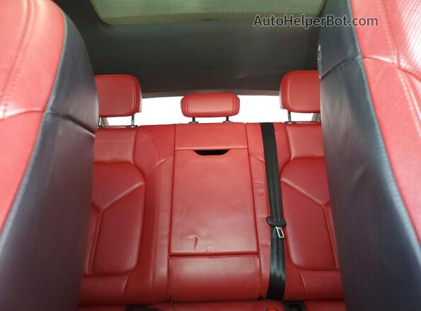 WP1AB2A50JLB31383 2018 PORSCHE MACAN White Հետևի նստատեղերի տեսք