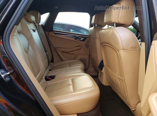 WP1AB2A51JLB34762 2018 PORSCHE MACAN Бордовый Вид задней части салона