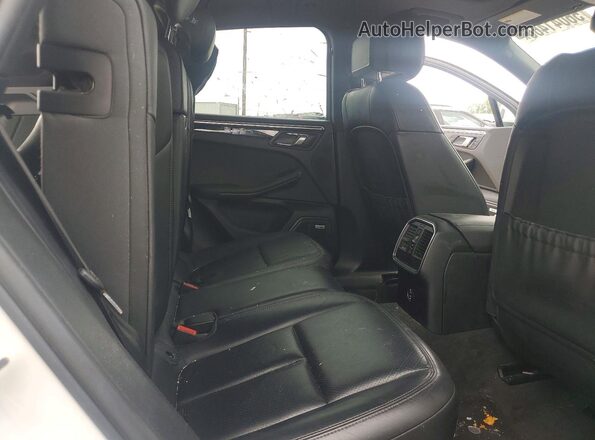 WP1AB2A52MLB37805 2021 PORSCHE MACAN White Rear seats view