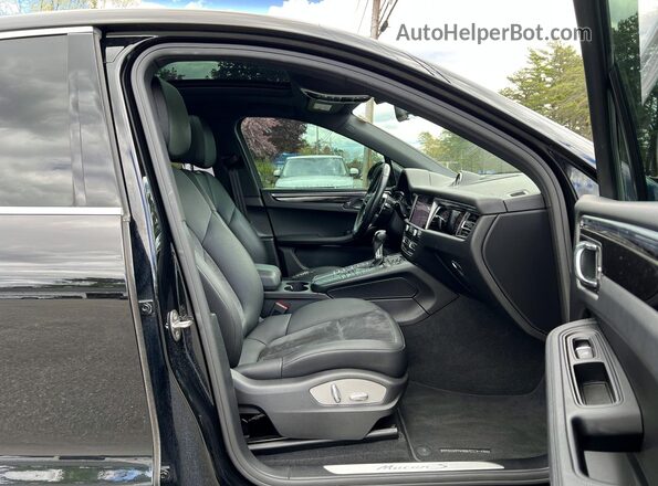 WP1AB2A54KLB30089 2019 PORSCHE MACAN Черный Вид спереди