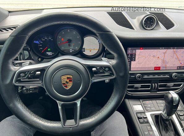 WP1AB2A54KLB30089 2019 PORSCHE MACAN Черный Вид салона спереди