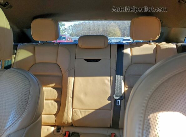 WP1AB2A55HLB12161 2017 PORSCHE MACAN Gold Հետևի նստատեղերի տեսք