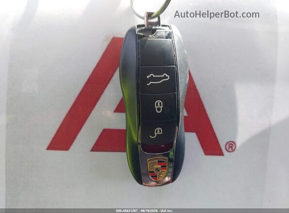 WP1AD2A27HLA82225 2017 PORSCHE CAYENNE Black Vista del salpicadero