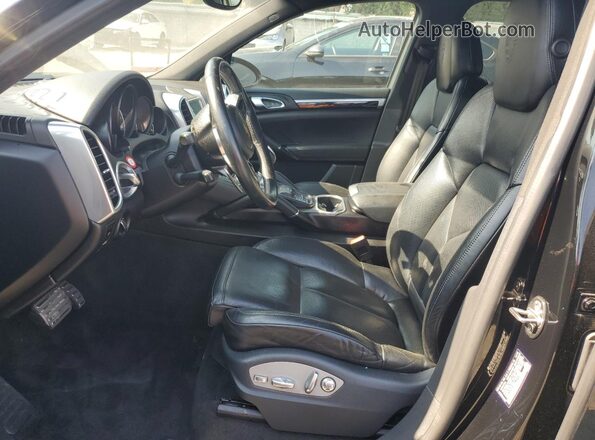 WP1AE2A20HLA71998 2017 PORSCHE CAYENNE Черный Вид салона спереди