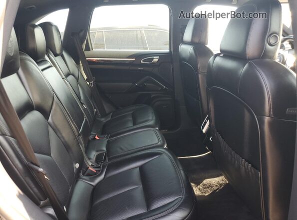 WP1AE2A20HLA71998 2017 PORSCHE CAYENNE Черный Вид задней части салона