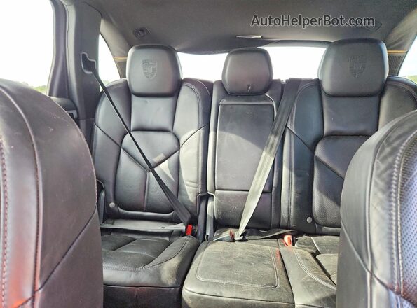 WP1AE2A27HLA74946 2017 PORSCHE CAYENNE Черный Вид задних сидений