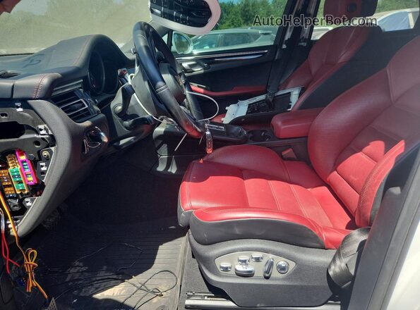 WP1AF2A57RLB55079 2024 PORSCHE MACAN White 