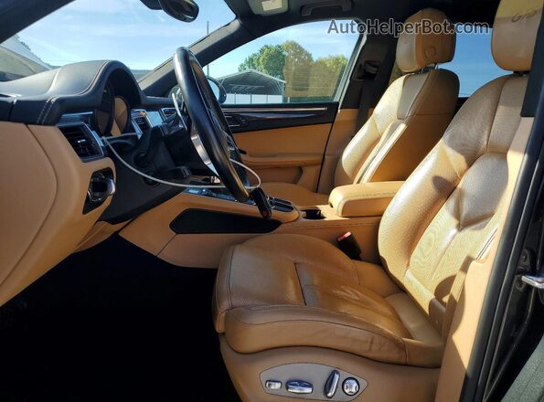 WP1AG2A55HLB53469 2017 PORSCHE MACAN Gray Front interior view