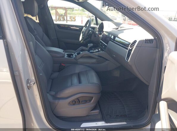 WP1BA2AY5PDA25189 2023 PORSCHE CAYENNE Gray Front interior view