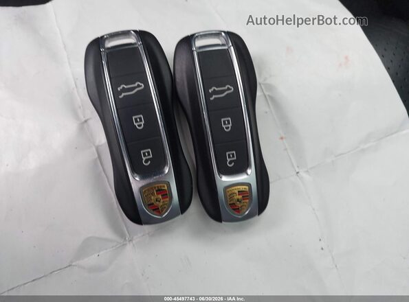 WP1BA2AY6MDA43356 2021 PORSCHE CAYENNE Cream Widok deski rozdzielczej