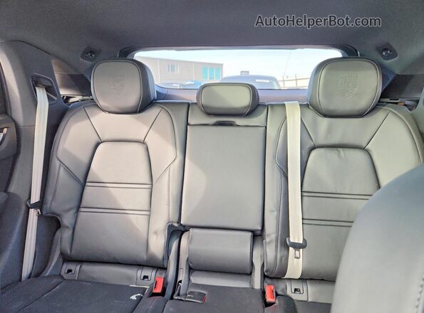 WP1BA2AY8PDA27342 2023 PORSCHE CAYENNE White Հետևի նստատեղերի տեսք