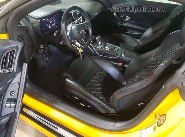 WUAVACFX7H7903437 2017 AUDI R8 Yellow Widok deski rozdzielczej