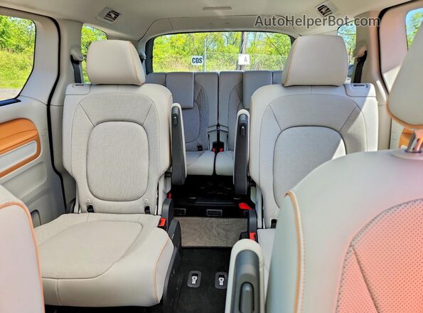 WVG6YVEB5SH010677 2025 VOLKSWAGEN ID Оранжевый Вид задних сидений