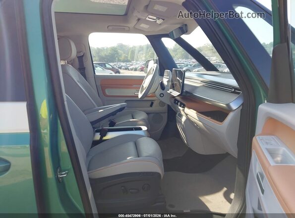 WVG6YVEB7SH019834 2025 VOLKSWAGEN ID. BUZZ Green Front interior view