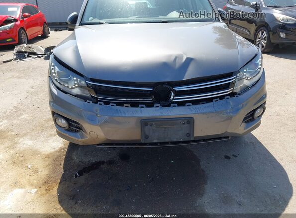 WVGAV7AX0GW611711 2016 VOLKSWAGEN TIGUAN Gray Widok z przodu