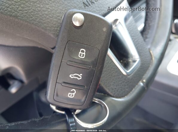 WVGAV7AX0GW611711 2016 VOLKSWAGEN TIGUAN Gray Widok deski rozdzielczej