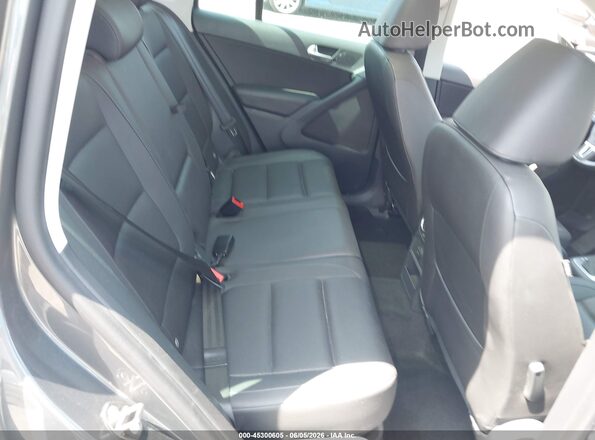 WVGAV7AX0GW611711 2016 VOLKSWAGEN TIGUAN Gray Widok naklejki z numerem VIN