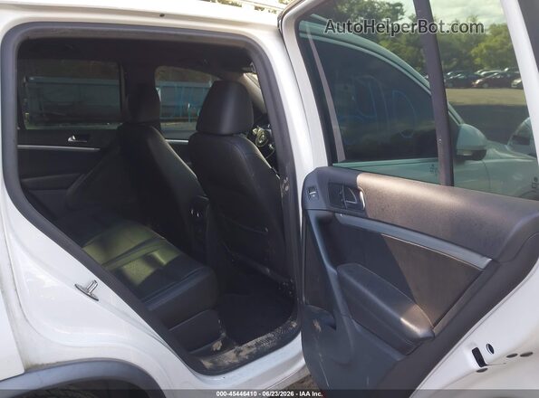 WVGAV7AX1GW557187 2016 VOLKSWAGEN TIGUAN White VIN sticker view