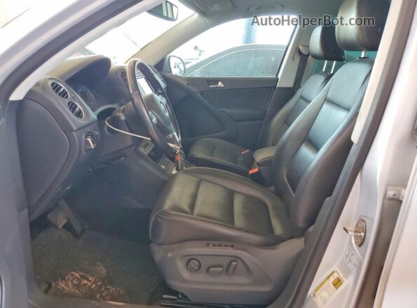 WVGAV7AX1GW580890 2016 VOLKSWAGEN TIGUAN Серебряный Вид салона спереди