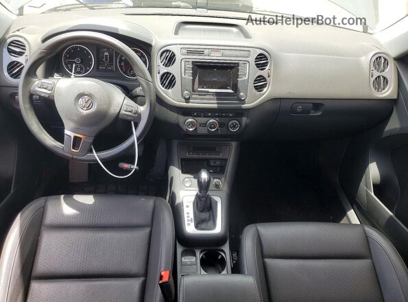 WVGAV7AX1GW582087 2016 VOLKSWAGEN TIGUAN Charcoal Dashboard view