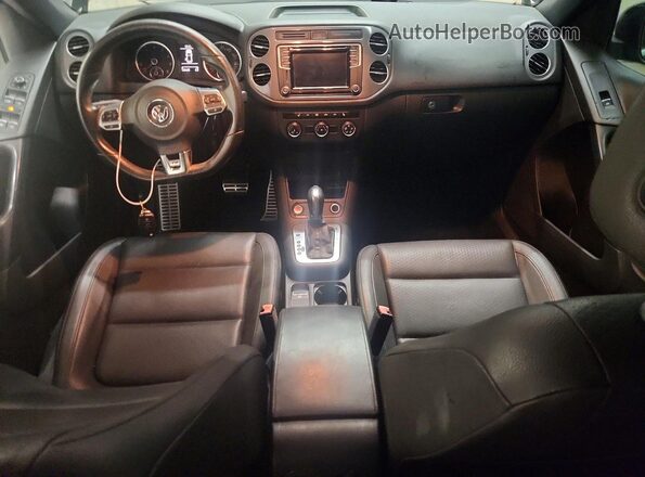 WVGAV7AX2GW067339 2016 VOLKSWAGEN TIGUAN Black Dashboard view