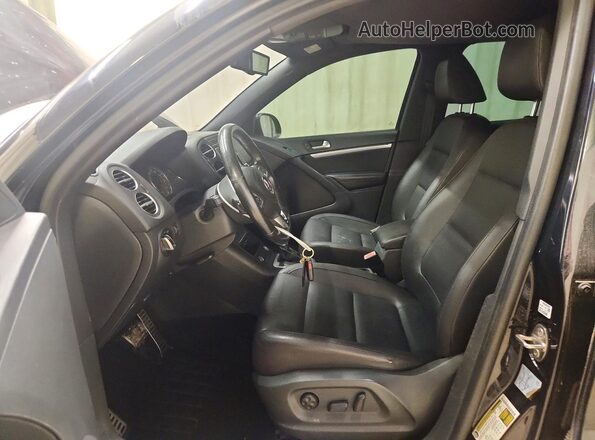 WVGAV7AX2GW067339 2016 VOLKSWAGEN TIGUAN Black Front interior view
