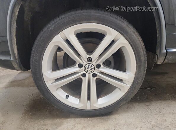 WVGAV7AX2GW067339 2016 VOLKSWAGEN TIGUAN Black 