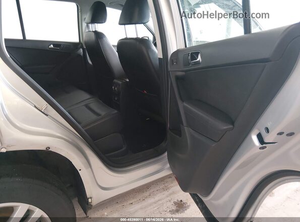 WVGAV7AX2HK022930 2017 VOLKSWAGEN TIGUAN Gray 