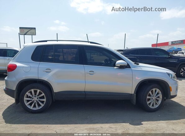 WVGAV7AX4JK001860 2018 VOLKSWAGEN TIGUAN Серебряный Вид задней части салона