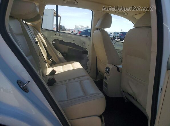 WVGAV7AX5GW530705 2016 VOLKSWAGEN TIGUAN White Rear interior view