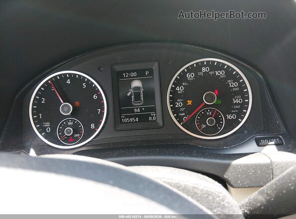WVGAV7AX5HK023280 2017 VOLKSWAGEN TIGUAN White Widok tylnych siedzeń