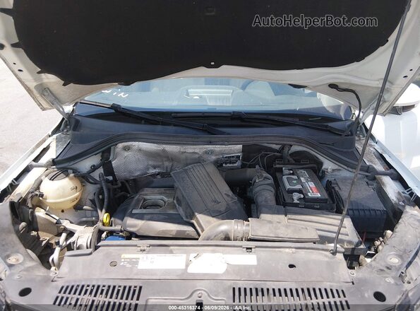 WVGAV7AX5HK023280 2017 VOLKSWAGEN TIGUAN White Widok z tyłu
