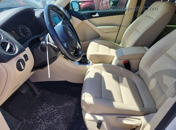 WVGAV7AX5HK026552 2017 VOLKSWAGEN TIGUAN Белый 