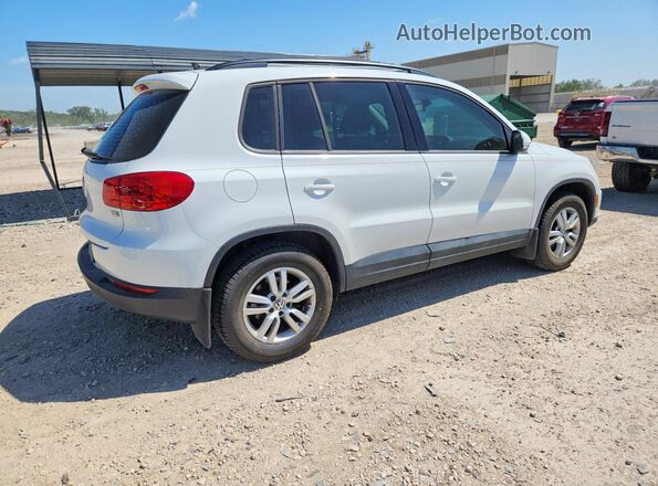 WVGAV7AX5HK026552 2017 VOLKSWAGEN TIGUAN Белый 