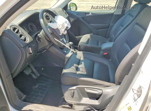 WVGAV7AX6GW570176 2016 VOLKSWAGEN TIGUAN White 