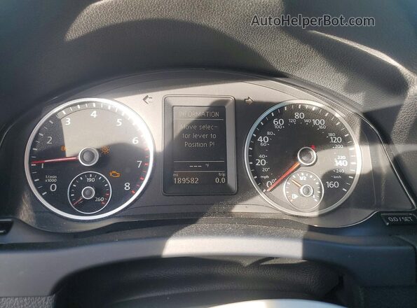 WVGAV7AX8HK036279 2017 VOLKSWAGEN TIGUAN Silver 