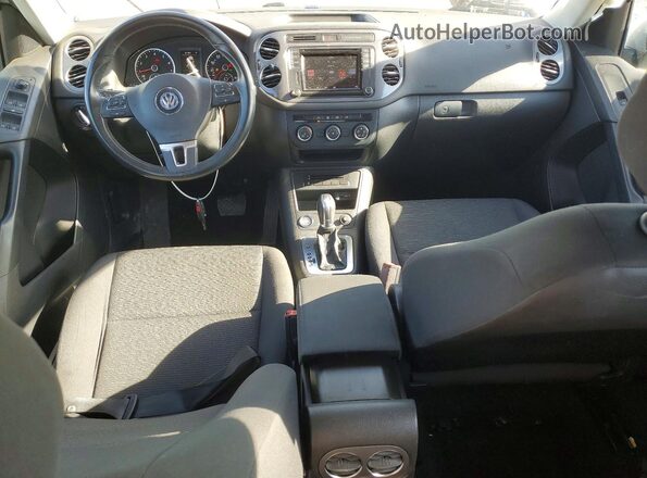 WVGAV7AX8HK048979 2017 VOLKSWAGEN TIGUAN Silver 