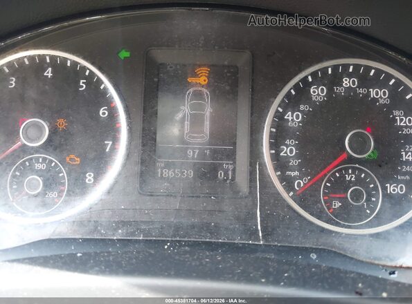 WVGAV7AX8HK050604 2017 VOLKSWAGEN TIGUAN White 
