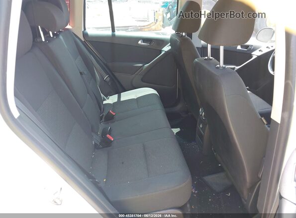 WVGAV7AX8HK050604 2017 VOLKSWAGEN TIGUAN White 