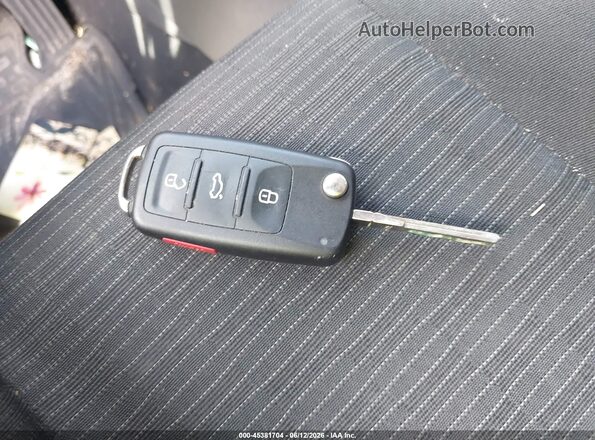 WVGAV7AX8HK050604 2017 VOLKSWAGEN TIGUAN White 