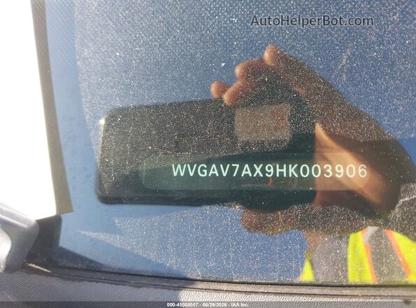WVGAV7AX9HK003906 2017 VOLKSWAGEN TIGUAN Black ძრავის განყოფილების ხედი